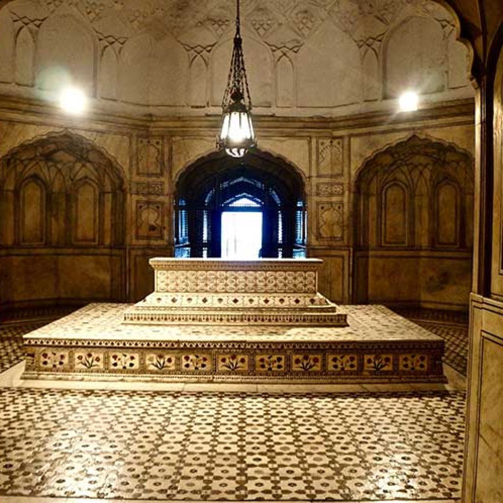 Jahangir's Tomb; Marvel of Ancient Architecture - Gypsy Traces and Tours