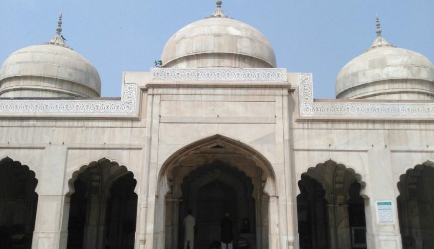 Moti Masjid (Pearl Mosque)